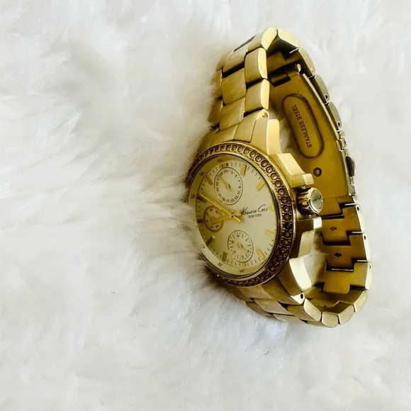 Kenneth Cole Gold Watch - Picture 5 of 7